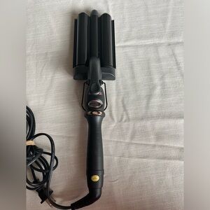 Amika high tide wave curler